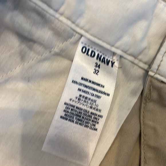 Old navy slim fit khaki pants - Picture 5 of 11